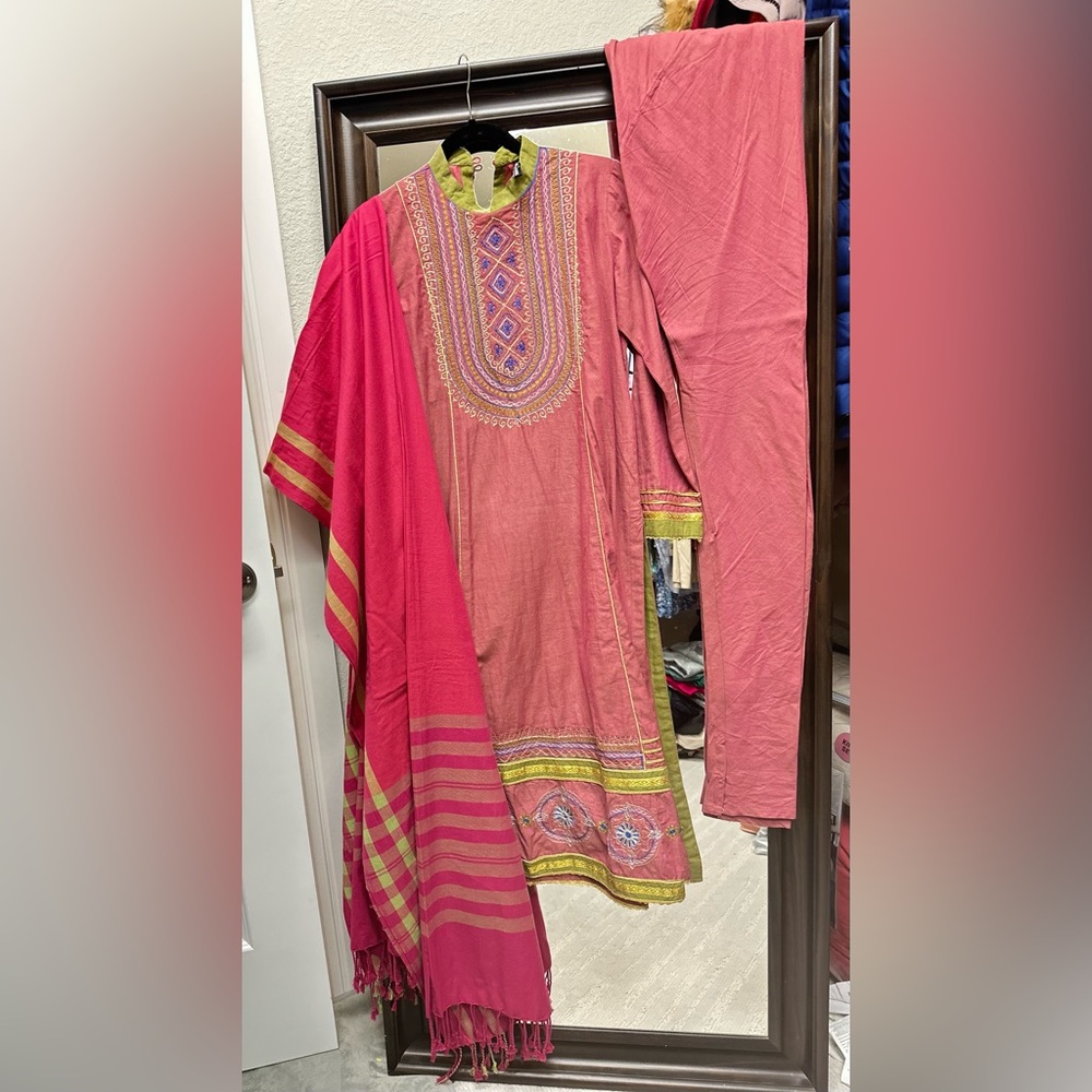 Beautiful embroidered 3 piece outfit by Pakistani brand Generation.